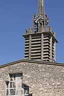 Détail du clocher de l'église Saint-Firmin, May-sur-Orne.