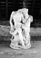 groupe sculpté : Apollon, Vénus et un satyre