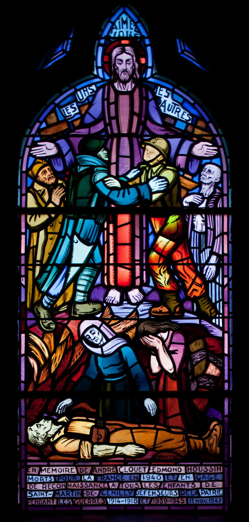verrière historiée et commémorative de la guerre de 1914-1918 et de la guerre de 1939-1945 : Christ bénissant les soldats (baie 10)