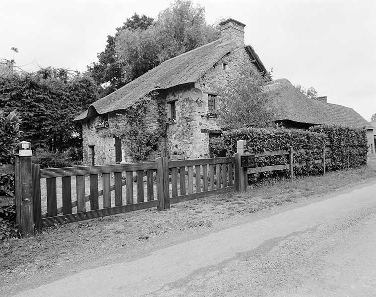 moulin à eau dit moulin du Mesnil, actuellement maison