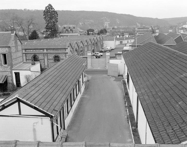 Tissage et usine d'apprêt des draps de laine Lecerf, puis usine de tuyaux flexibles Spiragaine s. a.