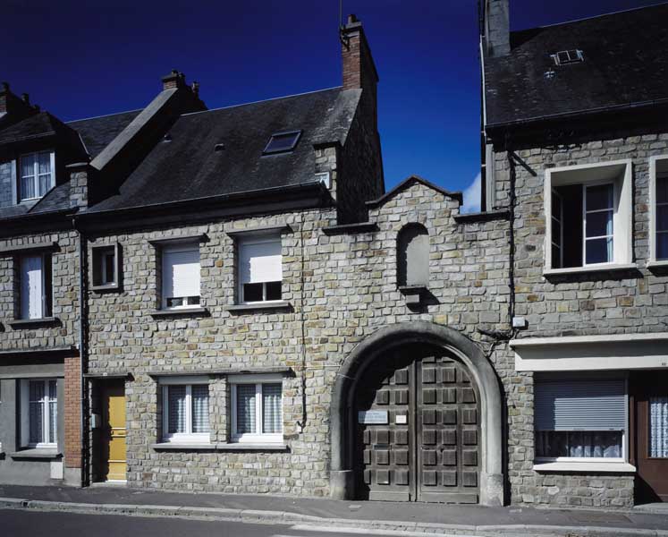 maison, actuellement école primaire de la Sainte-Famille