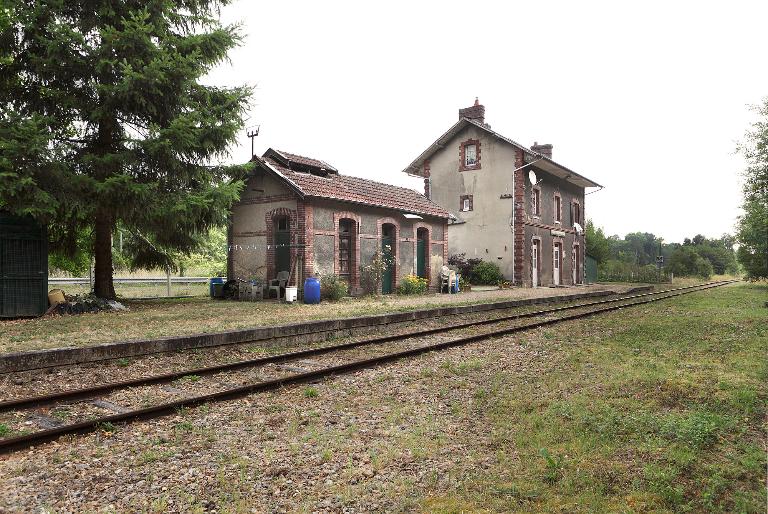 gare et maison de garde-barrière de Pont-Saint-Pierre