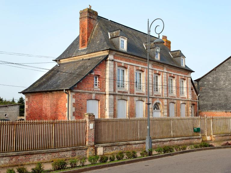 presbytère, puis hôtel de ville, puis maison