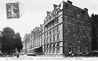 194 - Bagnoles-de-l'Orne - Le Grand Hôtel de l'établissement thermal.- Carte postale, ND Phot., début 20e siècle. (AD Orne).