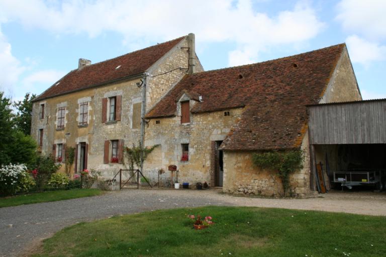 Les Boeuftières, ferme de plan allongé à bâtiments juxtaposés (repérée).