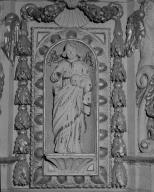 4 statues (figurines) : Christ Sauveur, saint évêque, saint