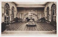Un salon du casino municipal [non localisé].- Carte postale, n.s., n.d., vers 1912, n. et b., 17,7 x 8,8 cm. (Collection particulière Jean Moisy, Sainte-Adresse).