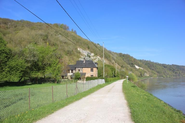 Les maisons du chemin de halage du Landin et de Barneville-sur-Seine