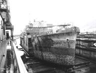 bateau citerne : cargo (caboteur, transport de produits blancs) dit ROCHE MAURICE, puis ESSO-ROCHE-MAURICE, puis PETRO BOURG