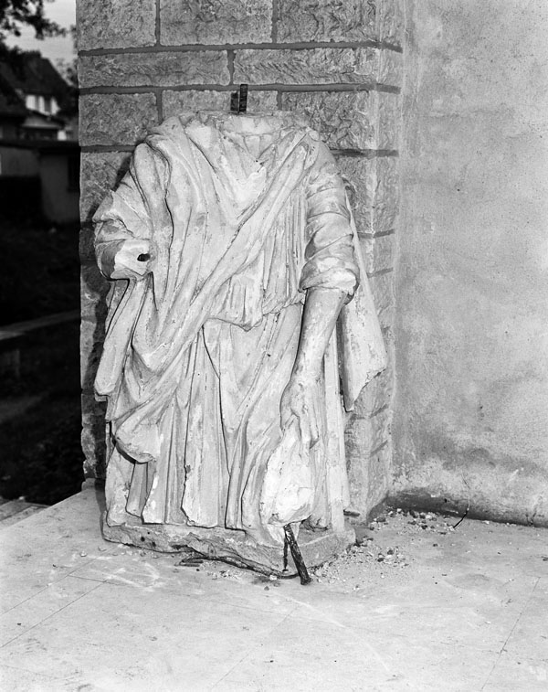 statue : saint Roch (?)