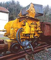 machine à pelleter : machine à charger le minerai sur rail dite pelle Eimco 25