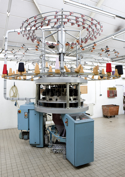 ensemble de 3 machines à mailler : métiers à tricoter circulaires