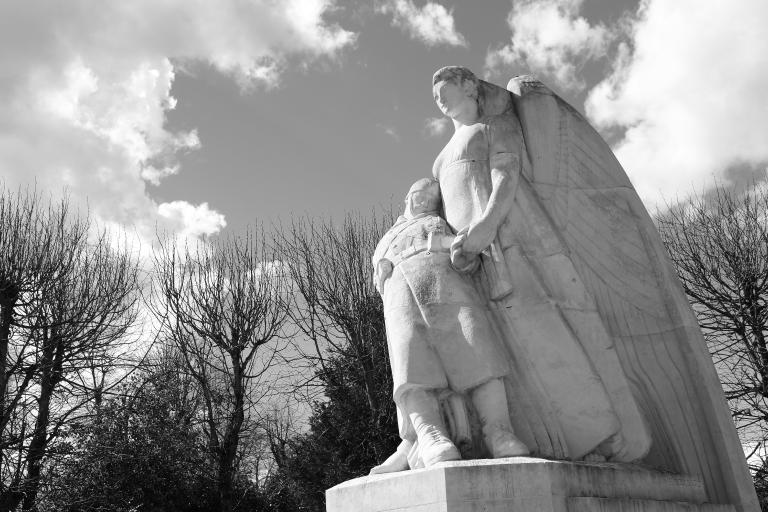 monument aux morts de la guerre de 1914-1918 : La Victoire douloureuse