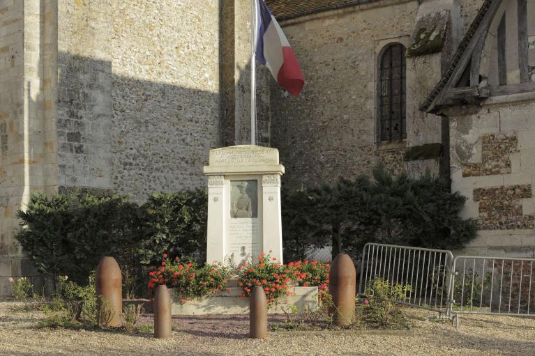 monument aux morts de la guerre de 1914-1918 : Soldat au créneau