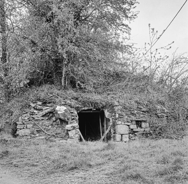 La céramique industrielle dans le Bessin (Calvados) et le département de la Manche : les poteries