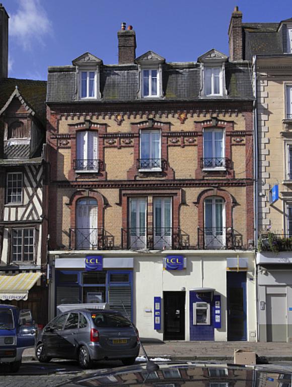 immeuble de bureaux ; banque