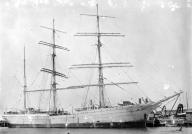 bateau de marchandises en vrac : trois mâts barque (vracquier) dit NANTES