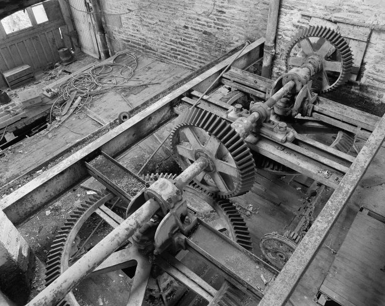 Engrenages des turbines.- Photographie ancienne, 1984.
