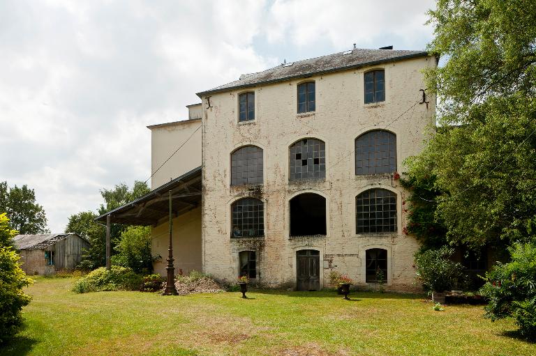 moulin à farine, dit le Grand Moulin, moulin à papier, puis filature de coton, puis minoterie
