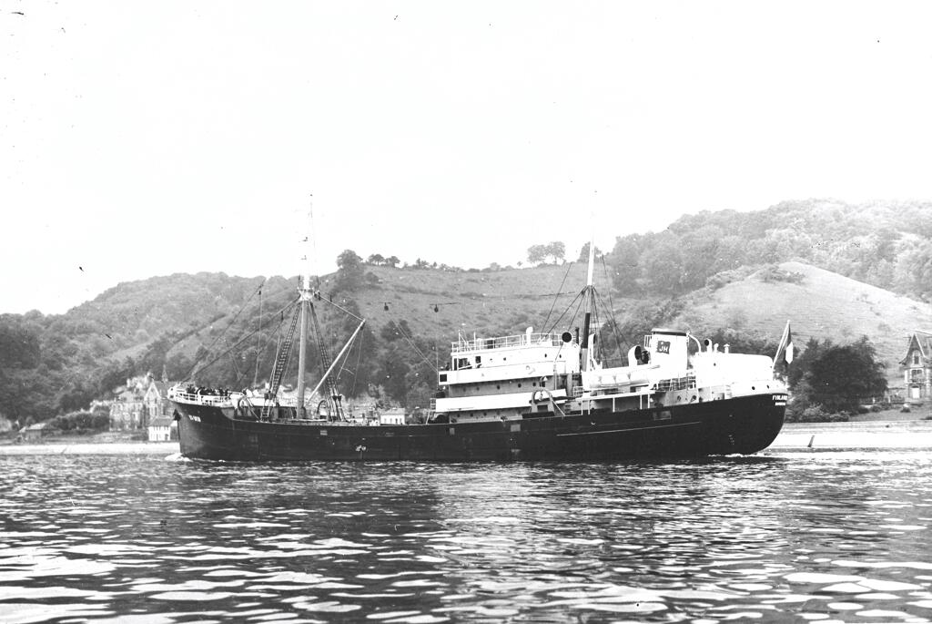 bateau de pêche : chalutier (grande pêche) dit FINLANDE