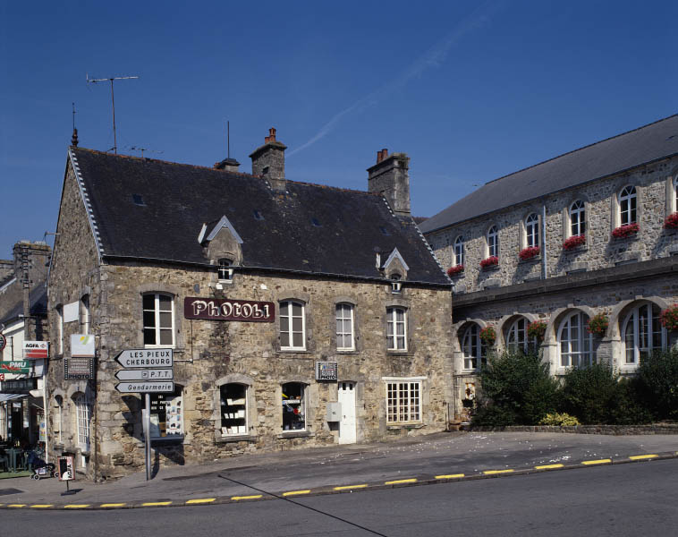 prison, actuellement maison