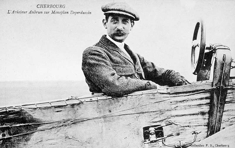 CHERBOURG - L'Aviateur Aubrun sur Monoplan Deperdussin.- Carte postale, collection P. B., Cherbourg. (AD Manche. Série FI).