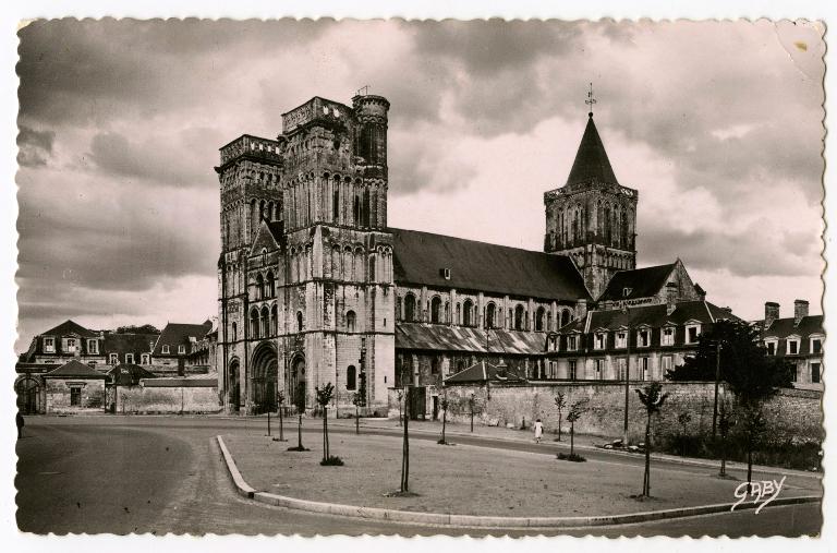 église de l'abbaye de bénédictines de la Trinité dite abbaye aux Dames, actuellement église paroissiale Saint-Gilles