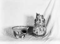 ensemble d'un cache-pot et d'un vase décoratif chinois