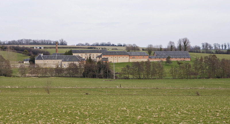 ferme du Pont Roch, puis laiterie et fromagerie industrielles H. Lermat du Parc, puis Au lait intégral, puis usine de produits chimiques Zoothérape