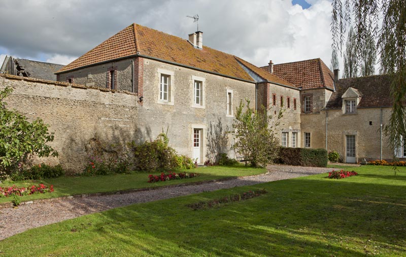 fromagerie industrielle H. Lermat du Parc, puis Lepetit, actuellement établissement de danse et maisons