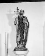 2 statues : saint Victor, saint Constant
