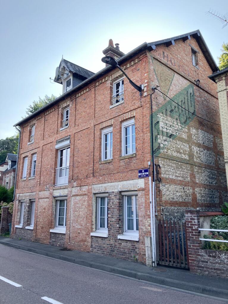 hôtel du Commerce, puis hôtel-restaurant dit Le Chalet du poète, actuellement maison