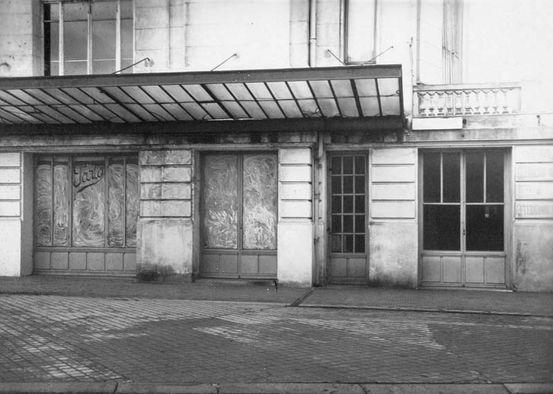 casino dit Casino Municipal de Trouville, puis Le Trouville Beach Casino, puis Le Louisiane Folies, actuellement Le Casino Barrière de Trouville