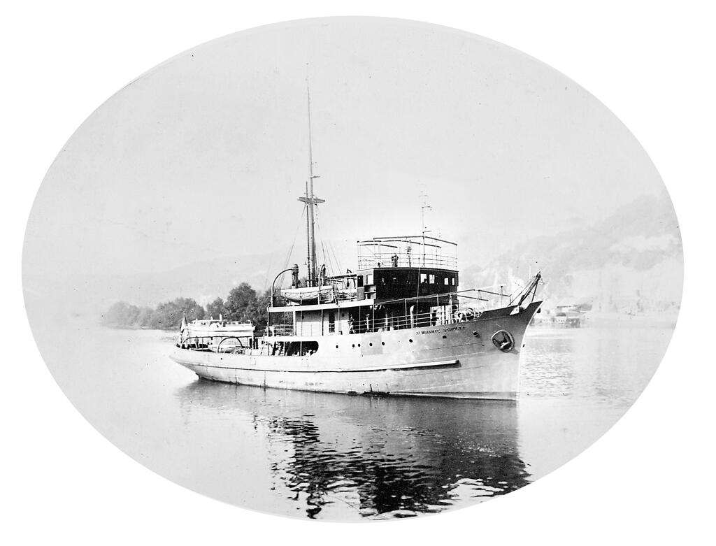 bateau de service : baliseur  (entretien des balises, service de port) dit ALMIRANTE SCHULTZ