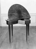 table de brelan de style Directoire