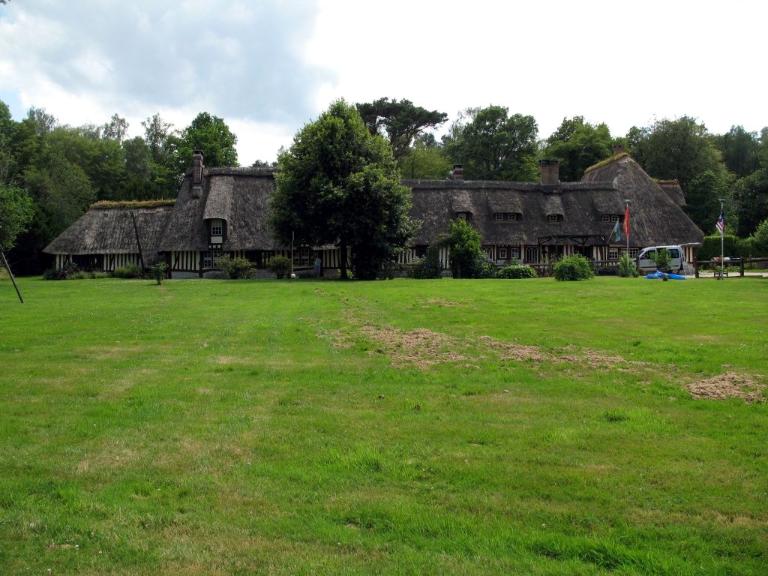 ferme, dite ferme des grands arbres, actuellement maisons