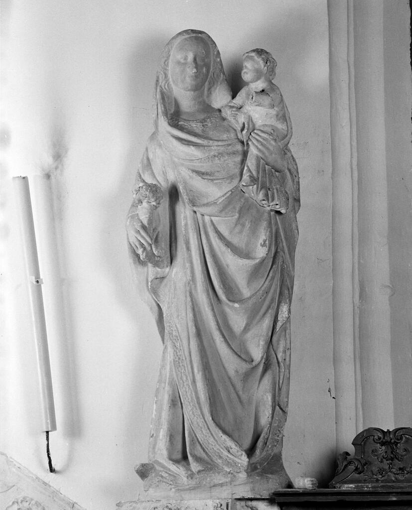 statue (grandeur nature) : Vierge à l'Enfant