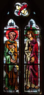 Ensemble de 5 Verrières hagiographiques et commémoratives de la guerre de 1914-1918 : Lavement des pieds du Christ par Marie-Madeleine, Remise des clefs à Saint Pierre, Sainte Hélène, Apparition de la Vierge à l'Enfant à Jeanne d'Arc, Christ en Majesté