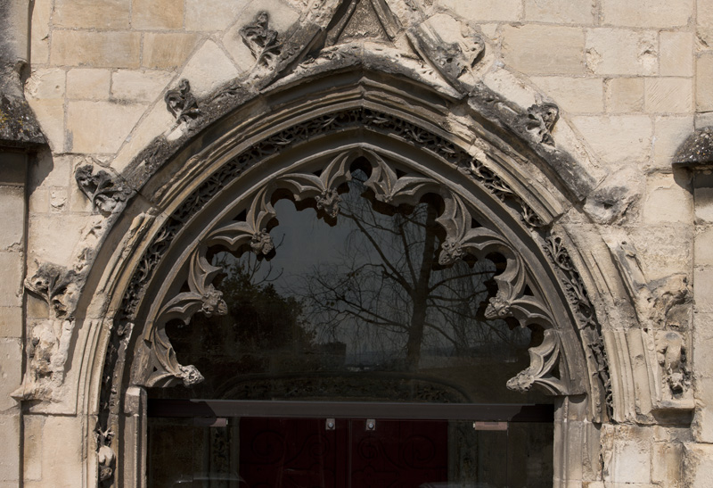 église paroissiale Saint-Georges-du-Château, puis magasin de munitions, actuellement salle d'exposition