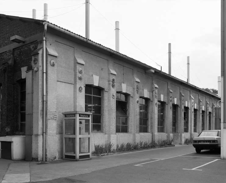 filature de lin, puis tissage de drap, actuellement usine de construction mécanique