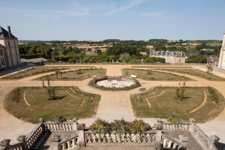 demeure et siège du Sanctuaire de Montligeon dit Palais des chapelains