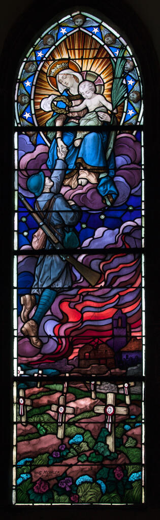 Ensemble de 3 verrières hagiographiques et commémoratives de la guerre de 1914-1918 : Soldat accueilli au royaume des cieux par la Vierge à l’Enfant, Sainte Marie-Madeleine Postel, Saint Louis (baies 1 à 3)
