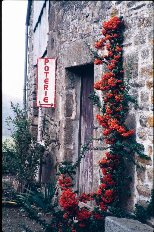 La céramique industrielle dans le Bessin (Calvados) et le département de la Manche : les poteries