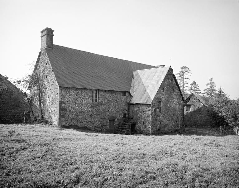 La céramique industrielle dans le Bessin (Calvados) et le département de la Manche : les poteries