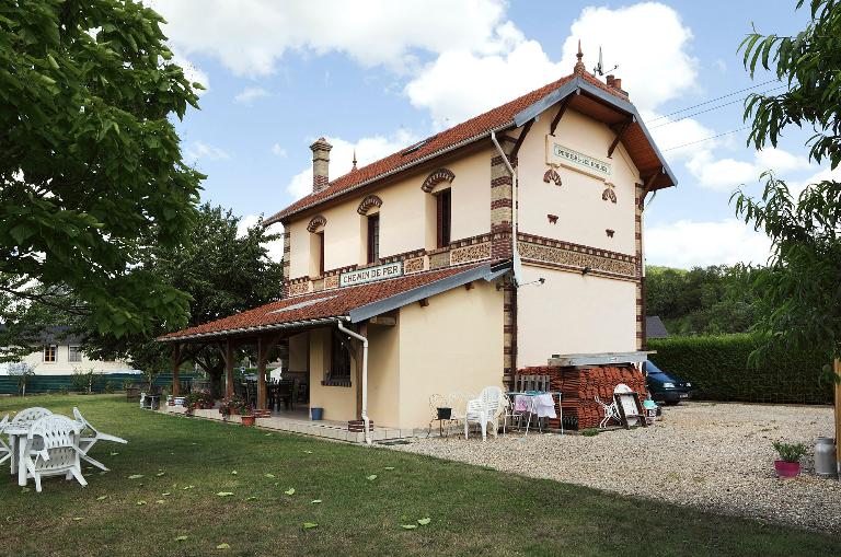 gare de Perriers-les-Hogues