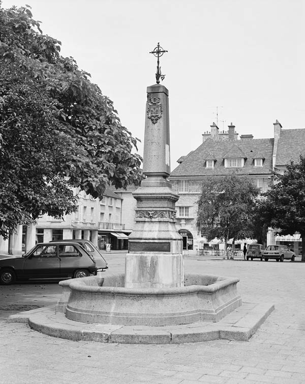 fontaine de la Poissonnerie puis Belle Croix
