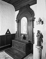 ensemble de l'autel secondaire de la Vierge : autel, tabernacle, retable architecturé
