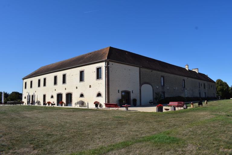 Vue d'ensemble de la ferme, hameau de La Revardière.