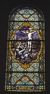verrière hagiographique et commémorative de la guerre de 1914-1918 : Bienheureuse Thérèse de Lisieux soutenant un soldat devant un Christ en croix (baie 16)